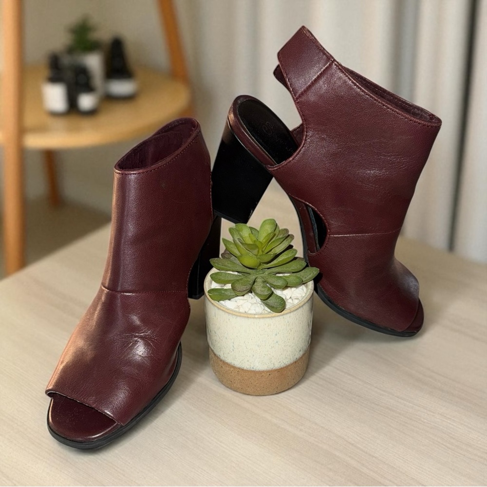 Seychelles Burgundy Leather Peep-Toe Heels